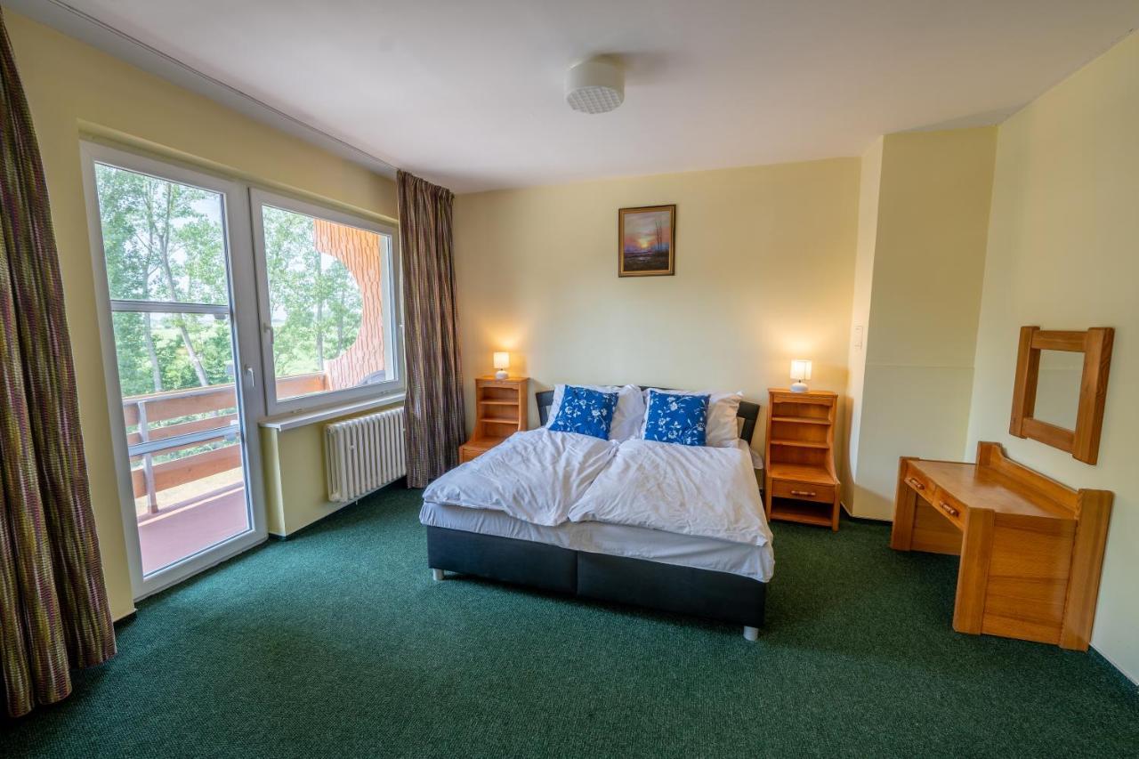 Rekreacne Stredisko Patince - Family Resort Экстерьер фото